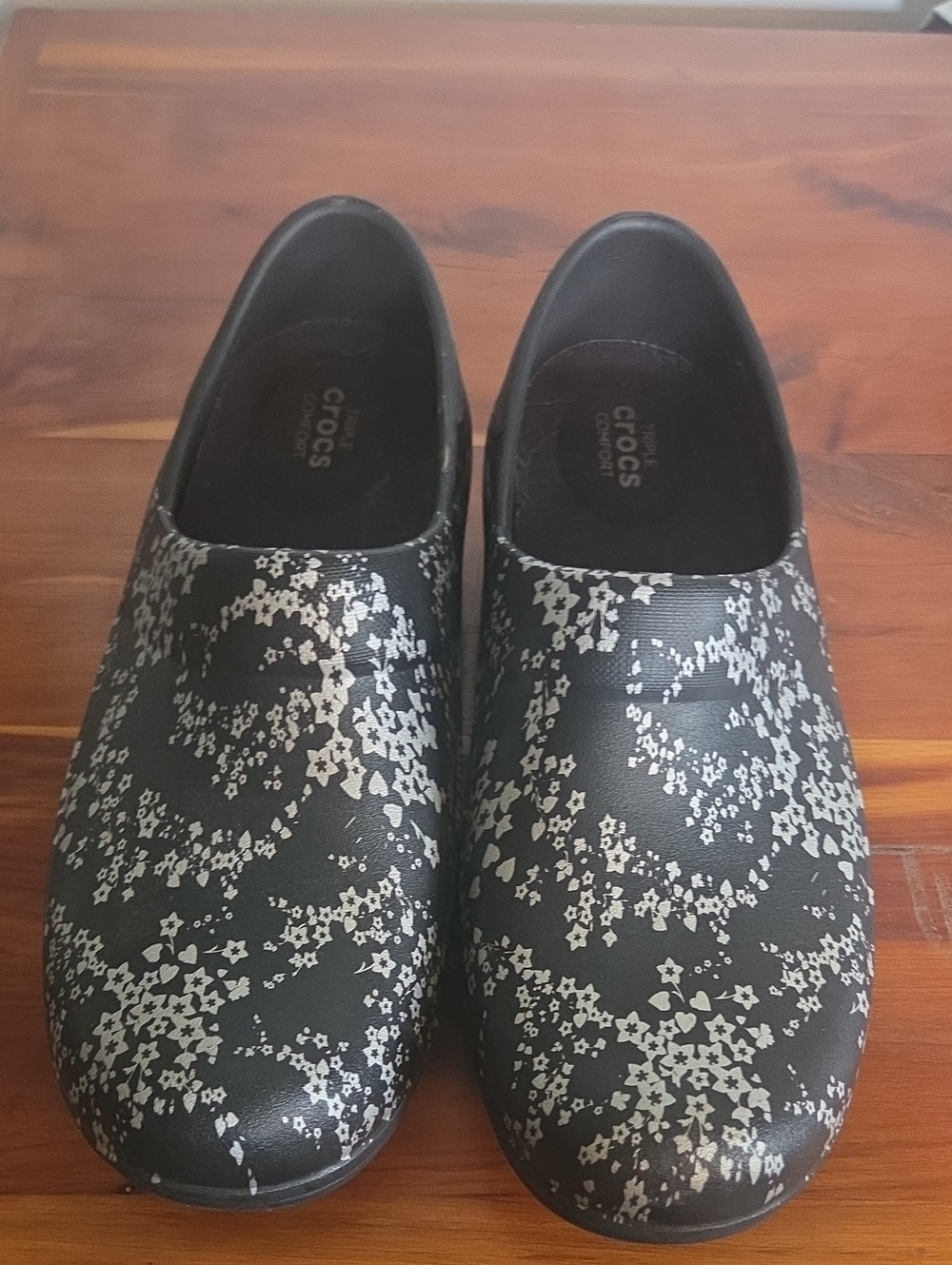 CROCS Women's Black Slip-On Clogs with Silver Starburst Print